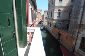 Sunny Canal a/c wifi Venedig